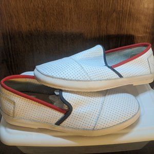 TOMS Slip on shoes